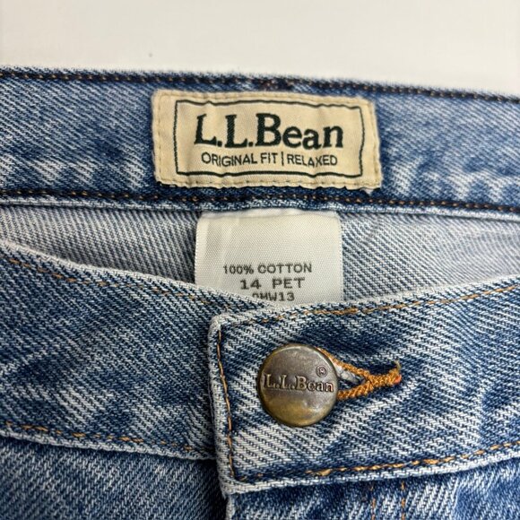L.L. Bean Original Fit Relaxed Straight Women's size 14P Medium Blue Denim Jeans - Picture 2 of 4